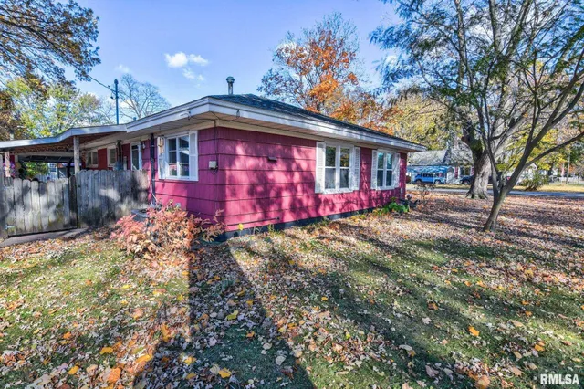 $119,900 | 123 South 6th Street, Girard, IL 62640