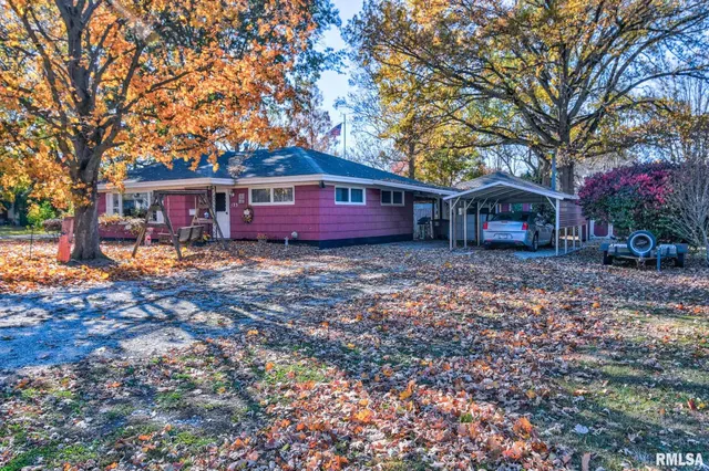 $119,900 | 123 South 6th Street, Girard, IL 62640