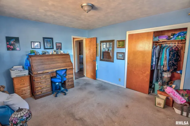 $119,900 | 123 South 6th Street, Girard, IL 62640