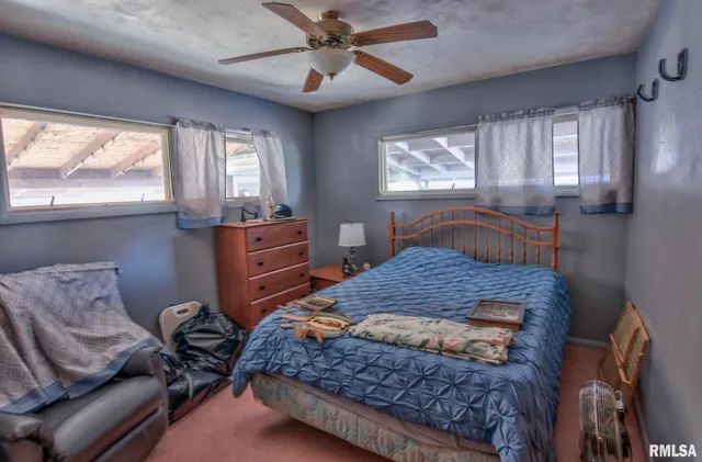 $119,900 | 123 South 6th Street, Girard, IL 62640