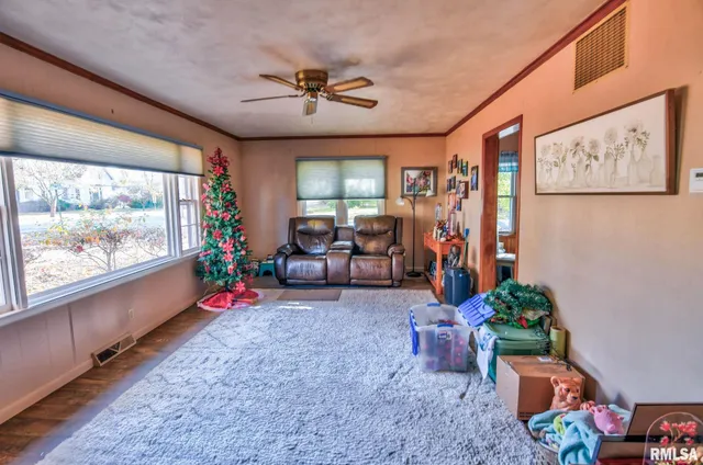 $119,900 | 123 South 6th Street, Girard, IL 62640