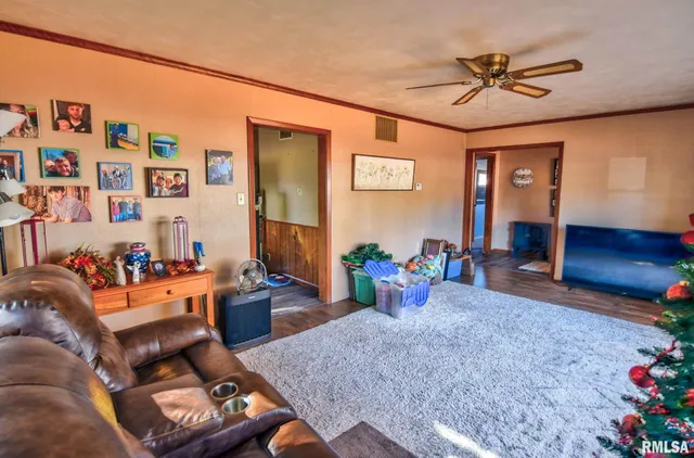 $119,900 | 123 South 6th Street, Girard, IL 62640