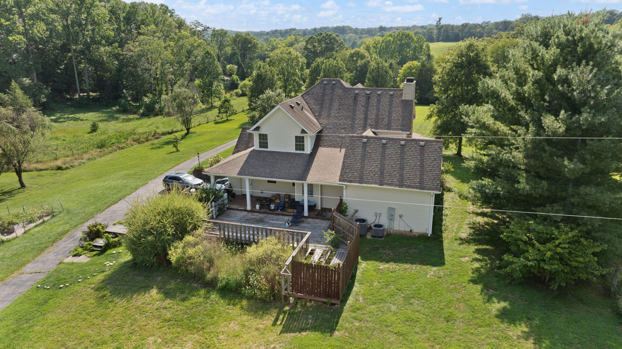 946 Pine Ridge Road Winchester, KY 40391 - Photo 52 of 68 87-web-or-mls-DJI_20250809170134_0195_D