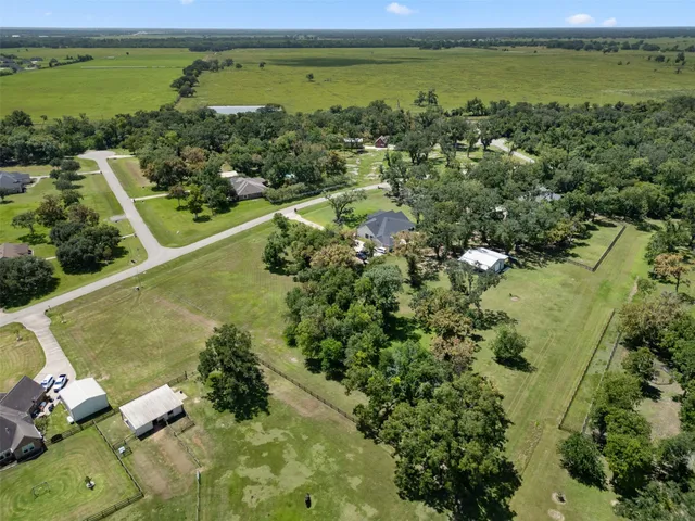 $145,000 | 802 China Grove Drive, Rosharon, TX 77583