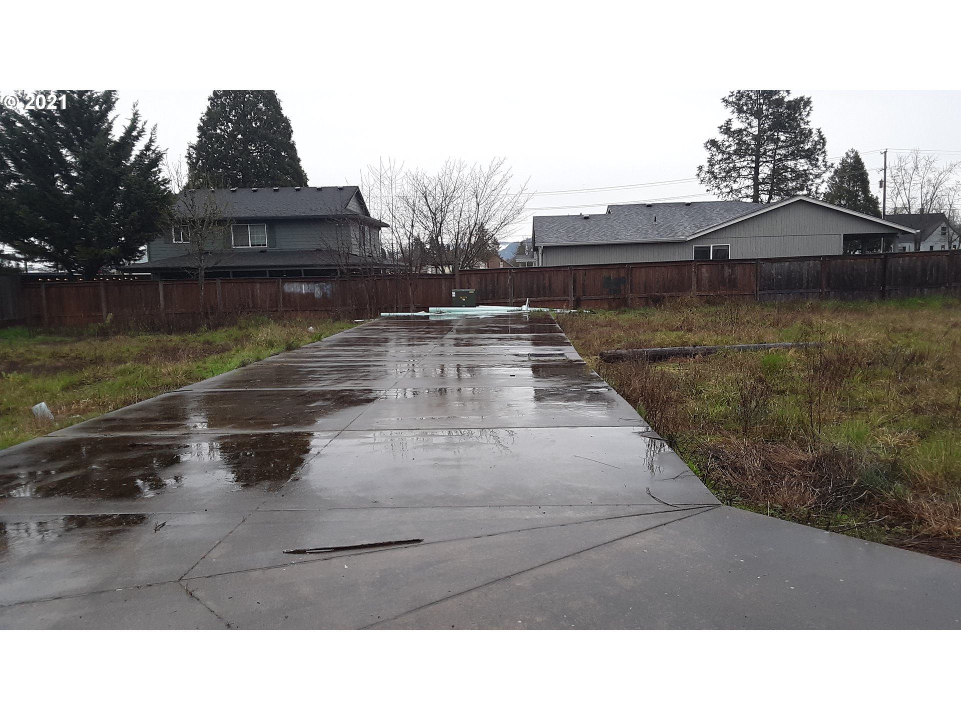 41st Place Springfield, OR 97478 - Photo 2 of 18