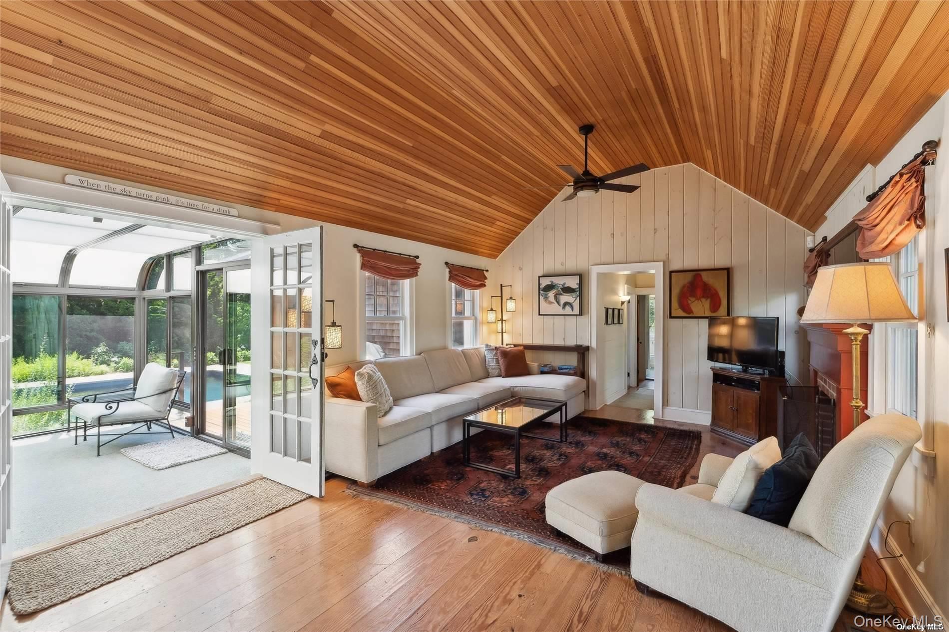 695 Main Street Westhampton Beach, NY 11978 - Photo 10 of 26