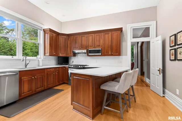 $724,900 | 1125 Williams Boulevard, Springfield, IL 62704