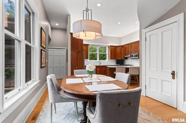 $724,900 | 1125 Williams Boulevard, Springfield, IL 62704