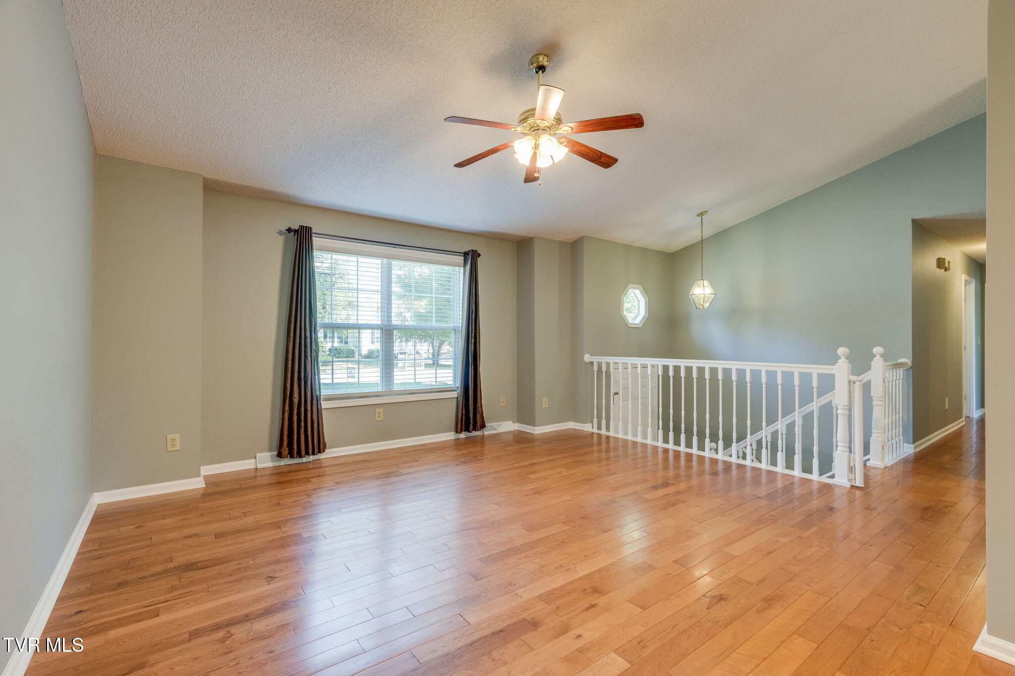 421 Old Embreeville Road Jonesborough, TN 37659 - Photo 7 of 31 006