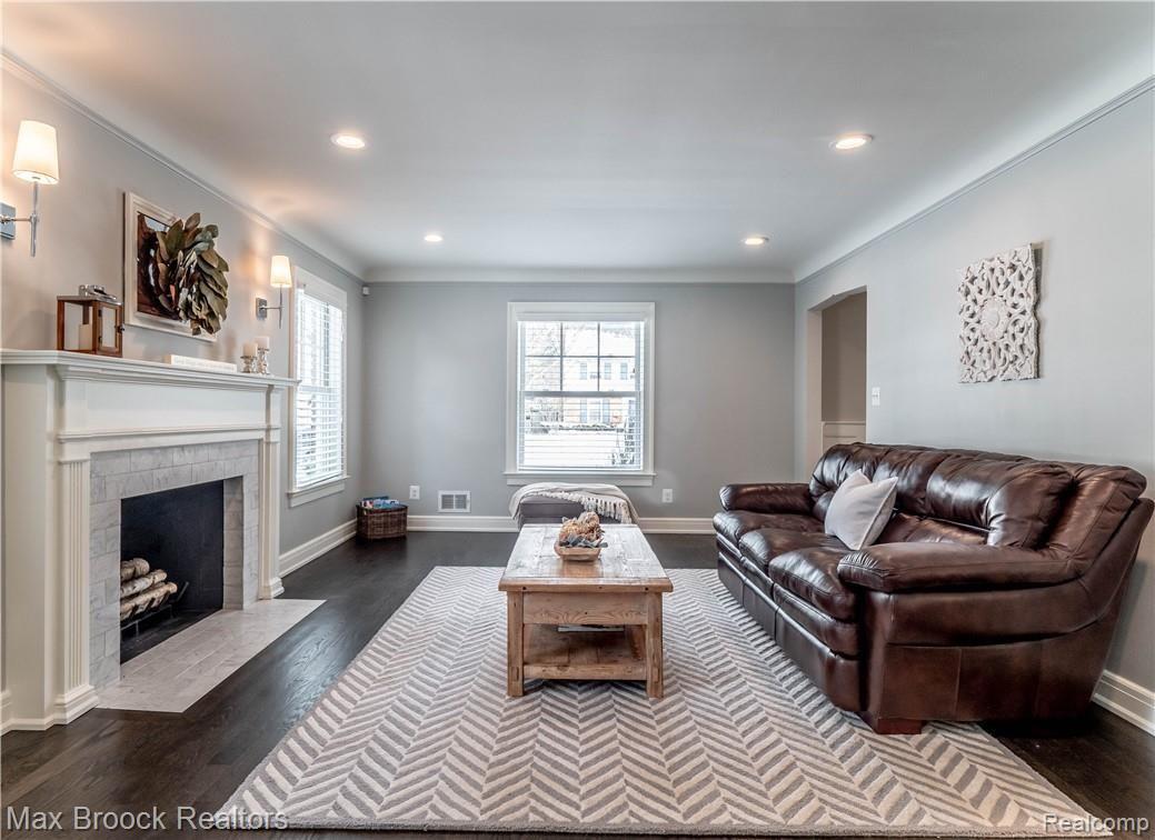 1030 Rivenoak Street Birmingham, MI 48009 - Photo 20 of 44 Marble Surround Fireplace