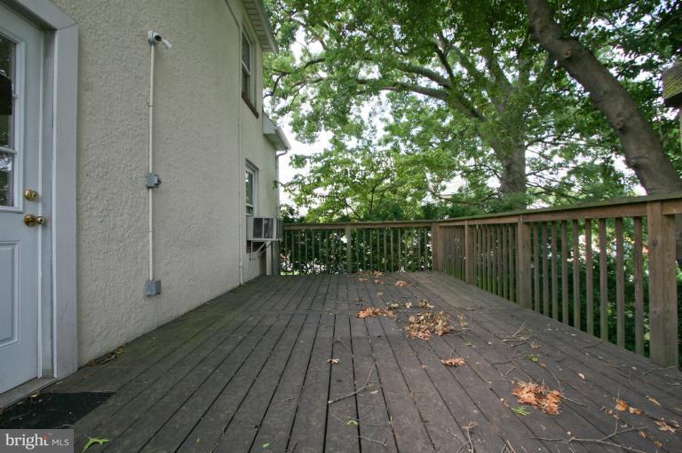 13 Township Road Baltimore, MD 21222 - Photo 3 of 13 Deck