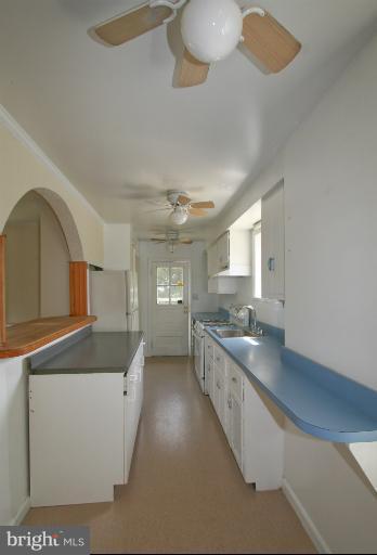 13 Township Road Baltimore, MD 21222 - Photo 8 of 13 Kitchen