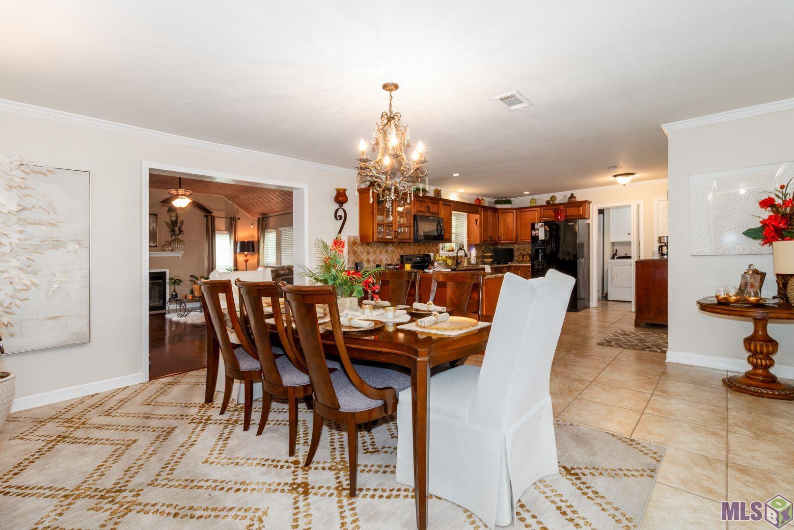 3142 Kings Canyon Drive Baton Rouge, LA 70814 - Photo 3 of 17 Dining Area
