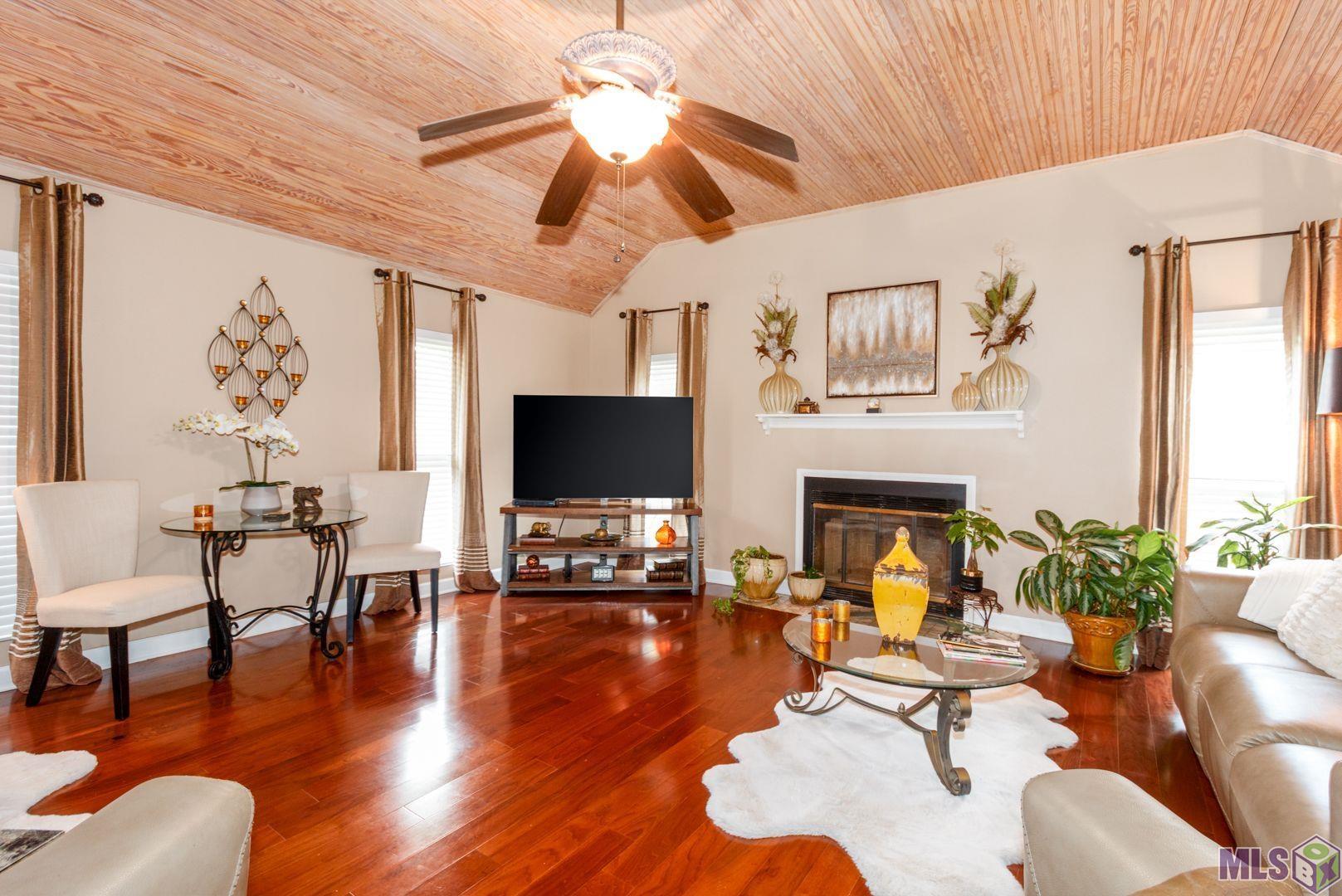 3142 Kings Canyon Drive Baton Rouge, LA 70814 - Photo 5 of 17 Beaucoup Windows makes for a cheerful environment