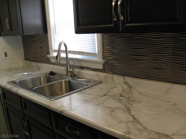 18712 Homeway Road Cleveland, OH 44135 - Photo 3 of 25 Gallery Image 3