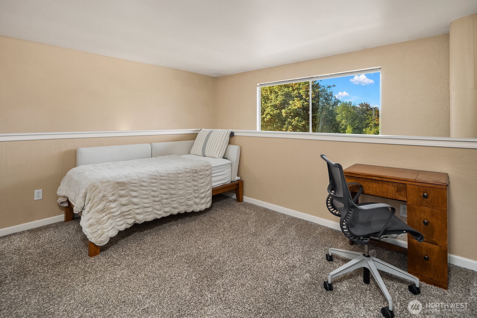 25044 Lake Fenwick Road, Unit 32 Kent, WA 98032 - Photo 14 of 19 Gallery Image 14