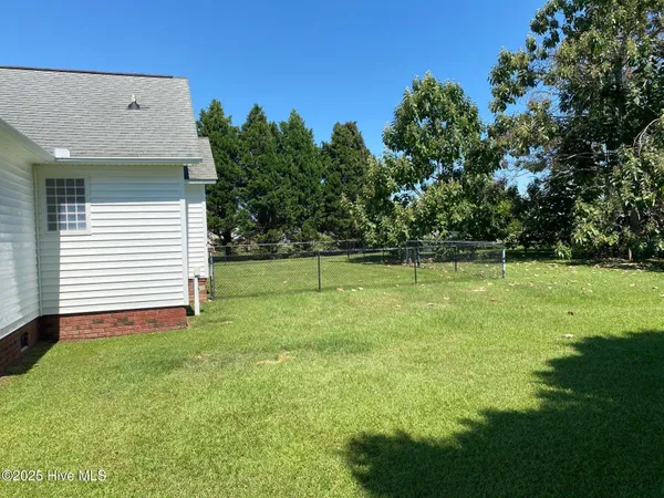$2,200 | 1149 Stone Creek Drive, Greenville, NC 27858
