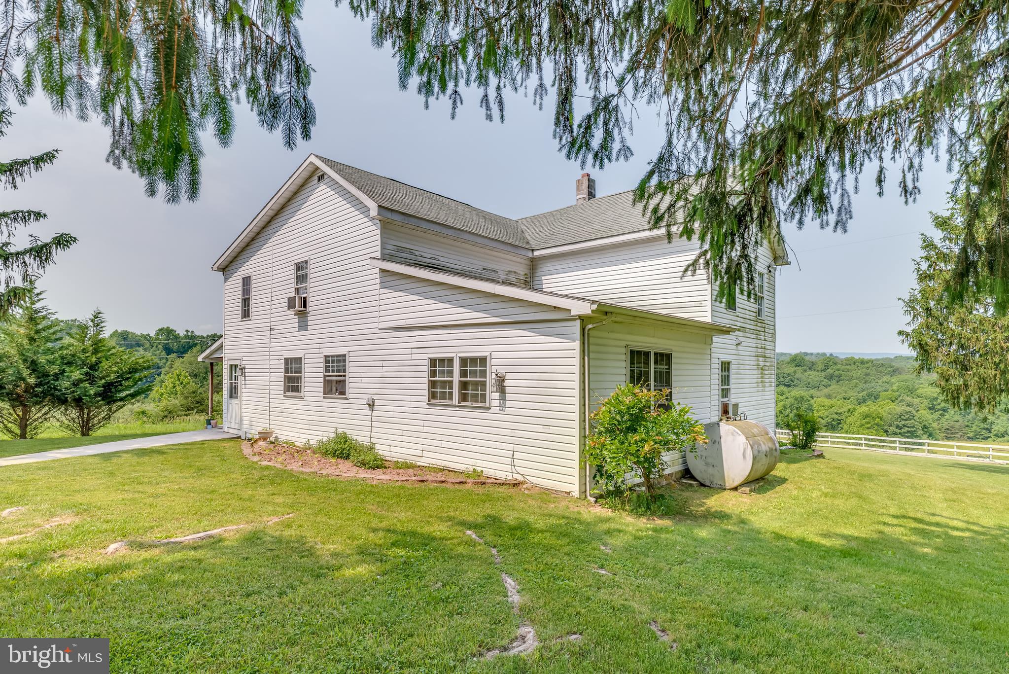 1268 Duckwall Road Berkeley Springs, WV 25411 - Photo 3 of 71 turnkey and ready for you and your family!