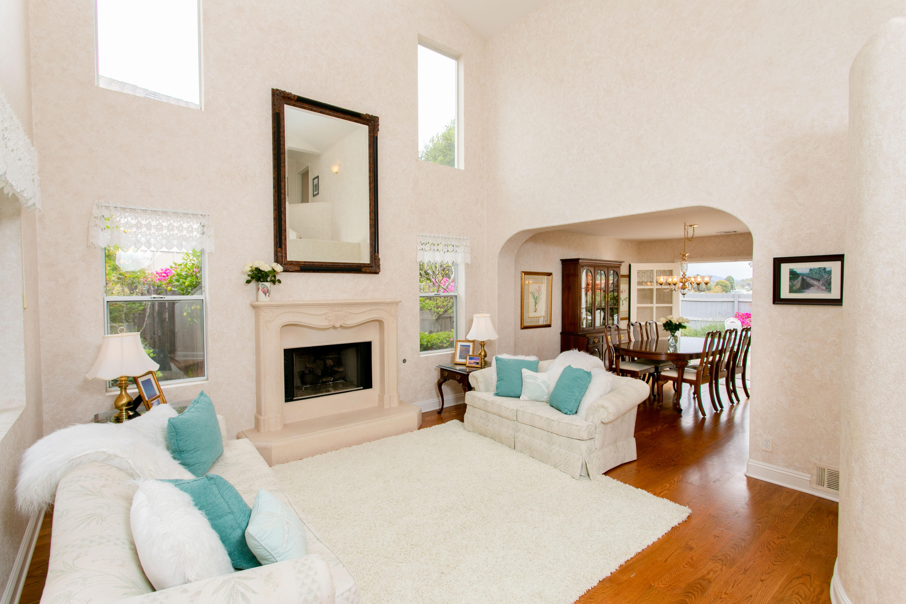 150 Ranch Lane Santa Barbara, CA 93111 - Photo 4 of 32 Living room