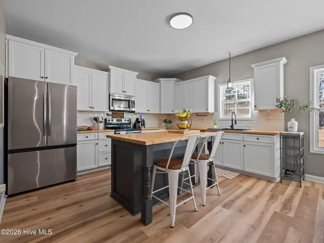 $380,000 | 523 Aberdineshire Court, Hubert, NC 28539