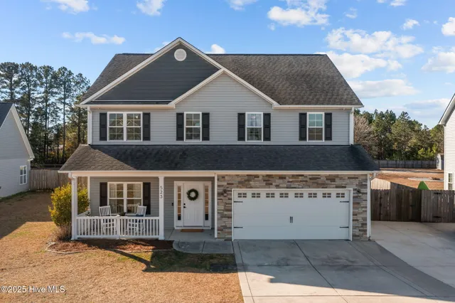 $380,000 | 523 Aberdineshire Court, Hubert, NC 28539