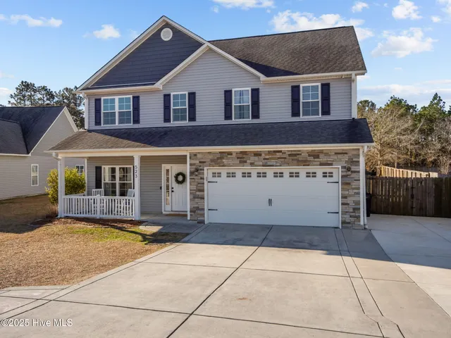 $380,000 | 523 Aberdineshire Court, Hubert, NC 28539