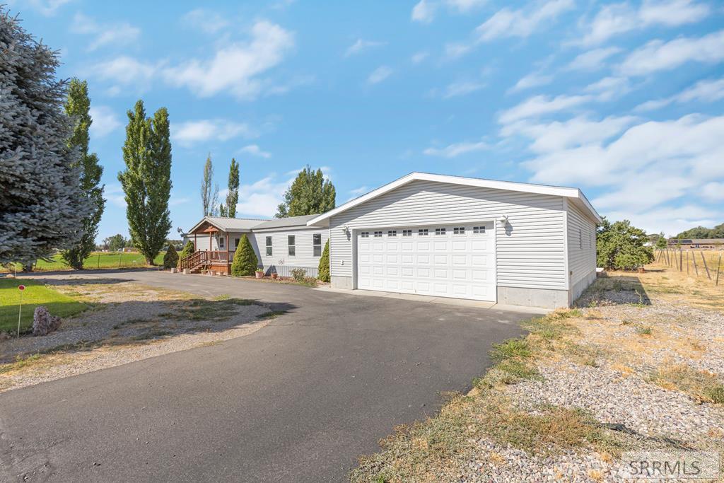 285 Clark Road Rigby, ID 83442 - Photo 4 of 43