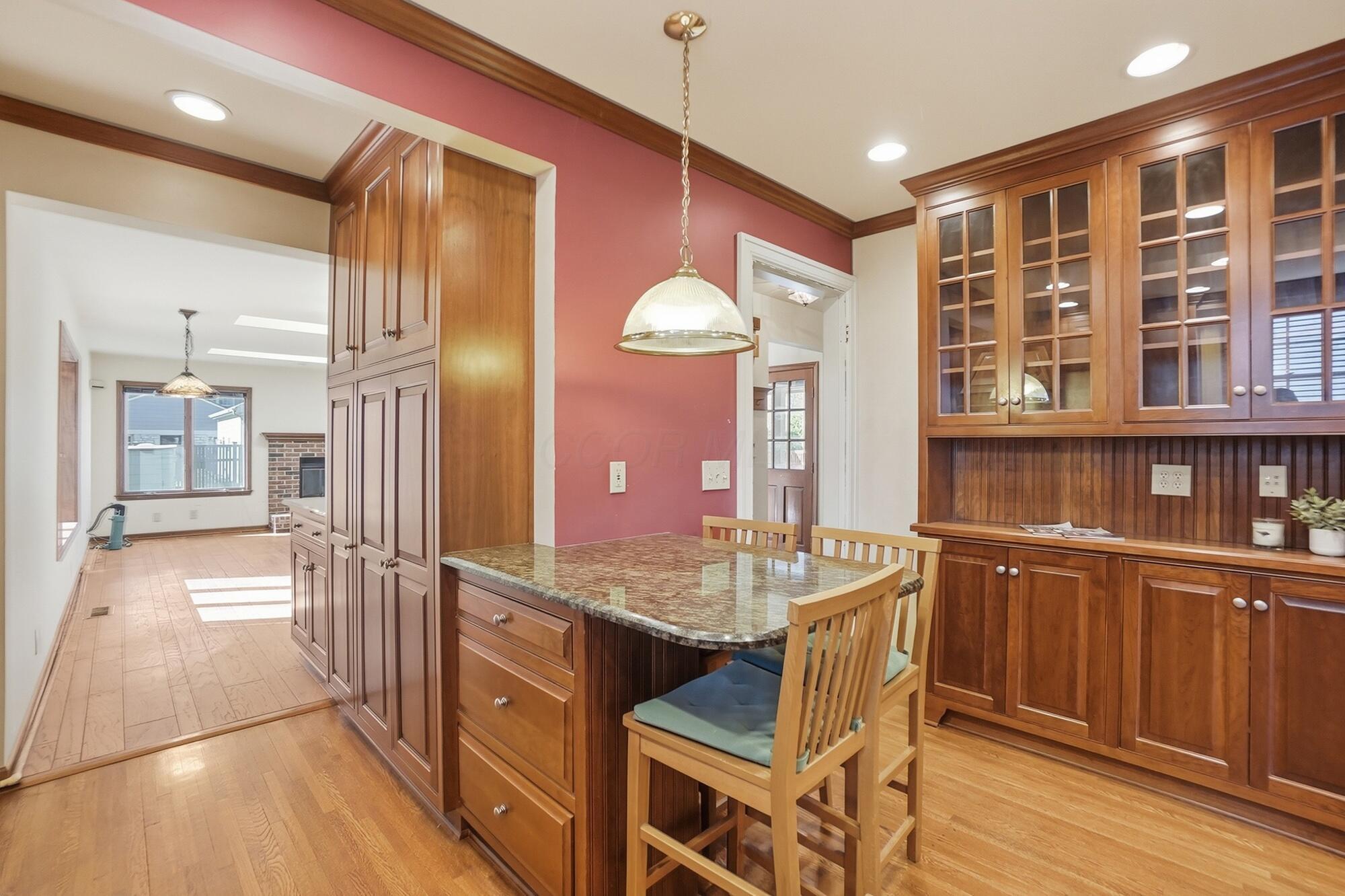 1627 Doone Road Upper Arlington, OH 43221 - Photo 21 of 37 Beautiful display cabinetry.