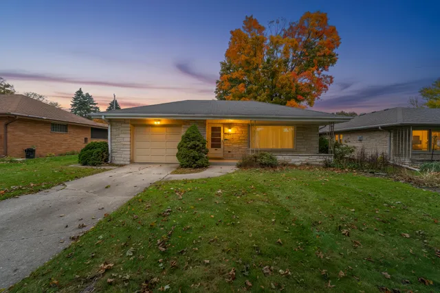 $312,900 | 7920 West Manitoba Street, West Allis, WI 53219