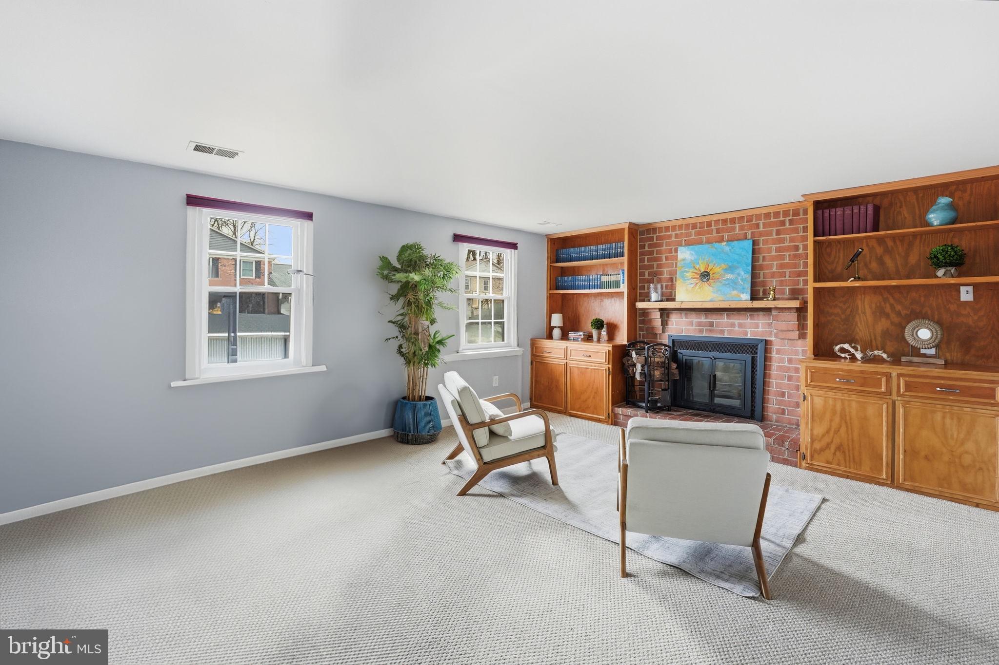 8118 Viola Street Springfield, VA 22152 - Photo 12 of 28 light-filled!