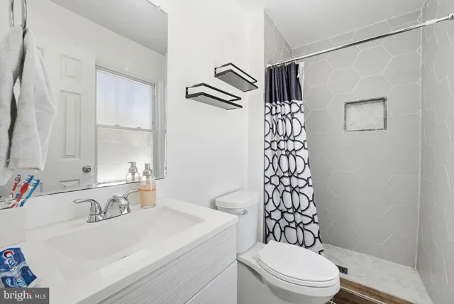 $850,000 | 8118 Viola Street, Springfield, VA 22152