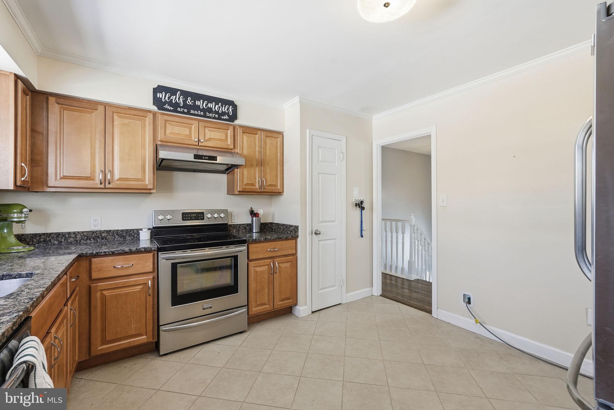 8118 Viola Street Springfield, VA 22152 - Photo 7 of 28 lots of storage