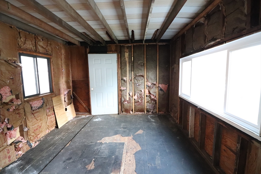 22 Windsor Road Beverly, MA 01915 - Photo 11 of 23