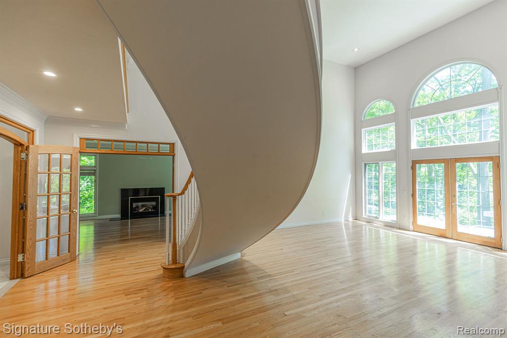 2855 Cranbrook Ridge Court Rochester, MI 48306 - Photo 4 of 31