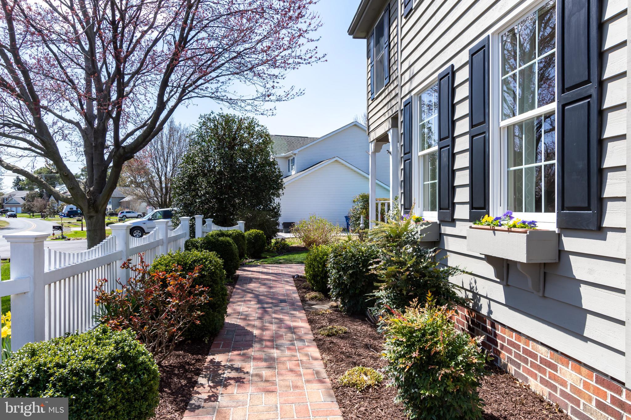 903 Long Point Road Grasonville, MD 21638 - Photo 4 of 68 Picket Fence and Walkway Welcome Guests