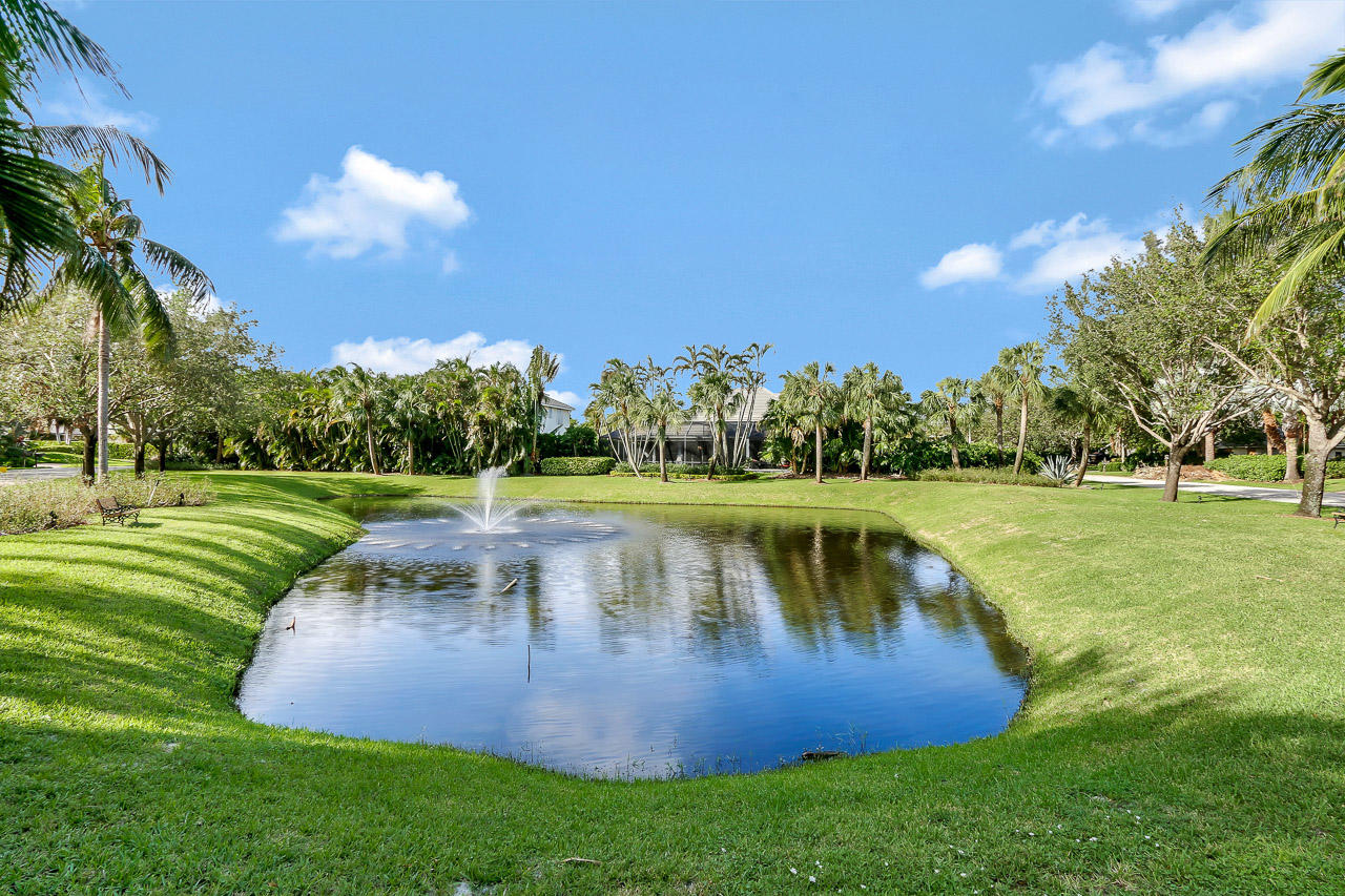 19989 Wilkinson Leas Road Tequesta, FL 33469 - Photo 31 of 40 19989 Wilkinson Leas Rd-print-033-7-Exte