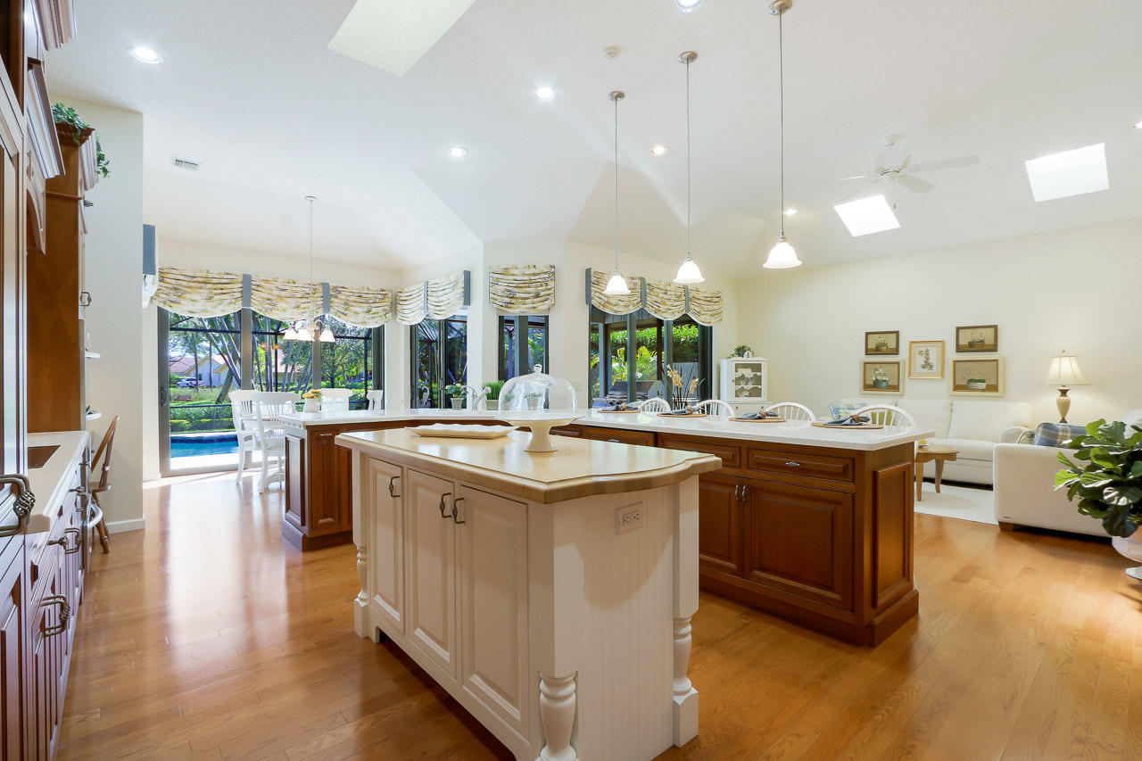 19989 Wilkinson Leas Road Tequesta, FL 33469 - Photo 9 of 40 19989 Wilkinson Leas Rd-print-013-11-Kit