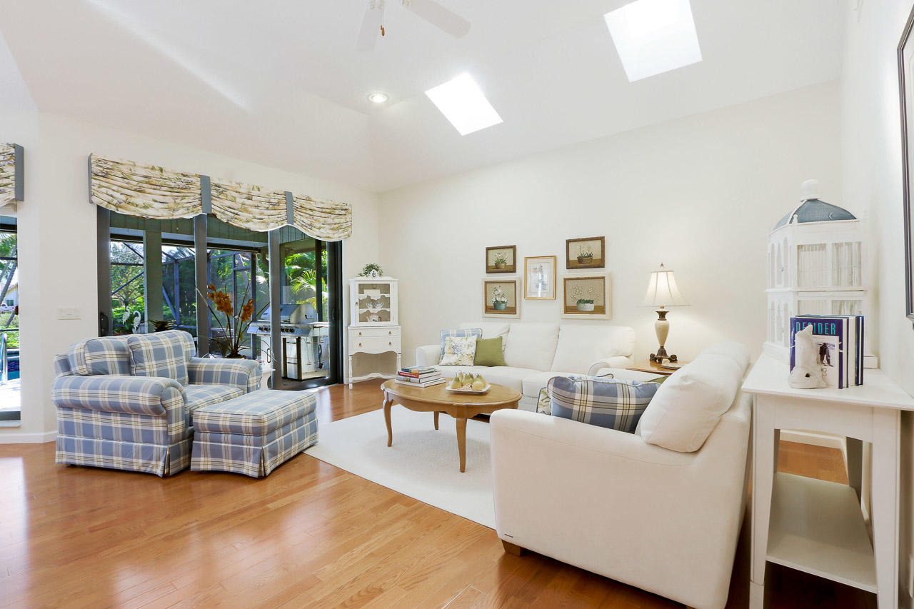 19989 Wilkinson Leas Road Tequesta, FL 33469 - Photo 10 of 40 19989 Wilkinson Leas Rd-print-016-33-Fam