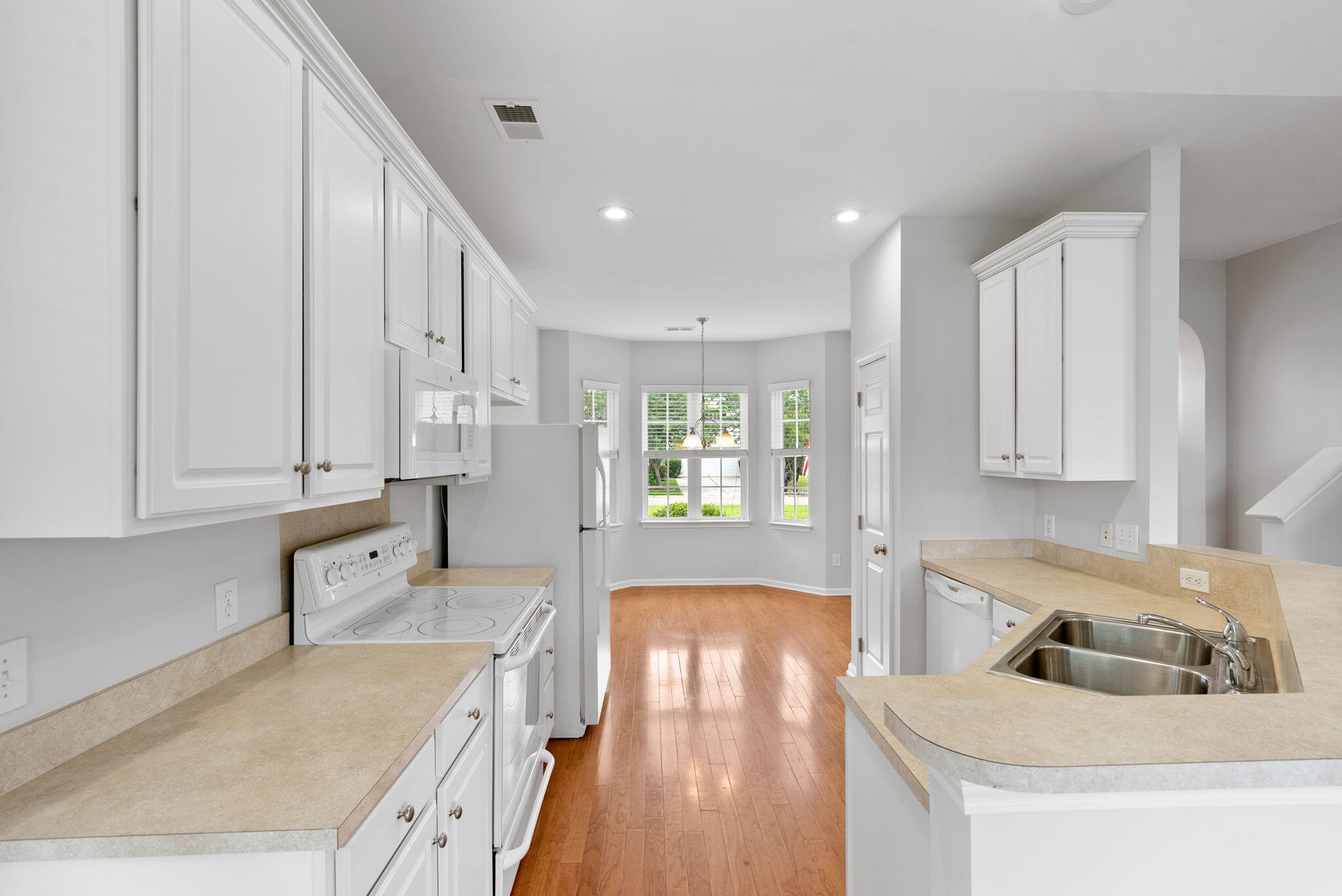 136 Gathering Island Road Summerville, SC 29485 - Photo 13 of 42 13-web-or-mls-BARCLAY MEDIA CO.-13