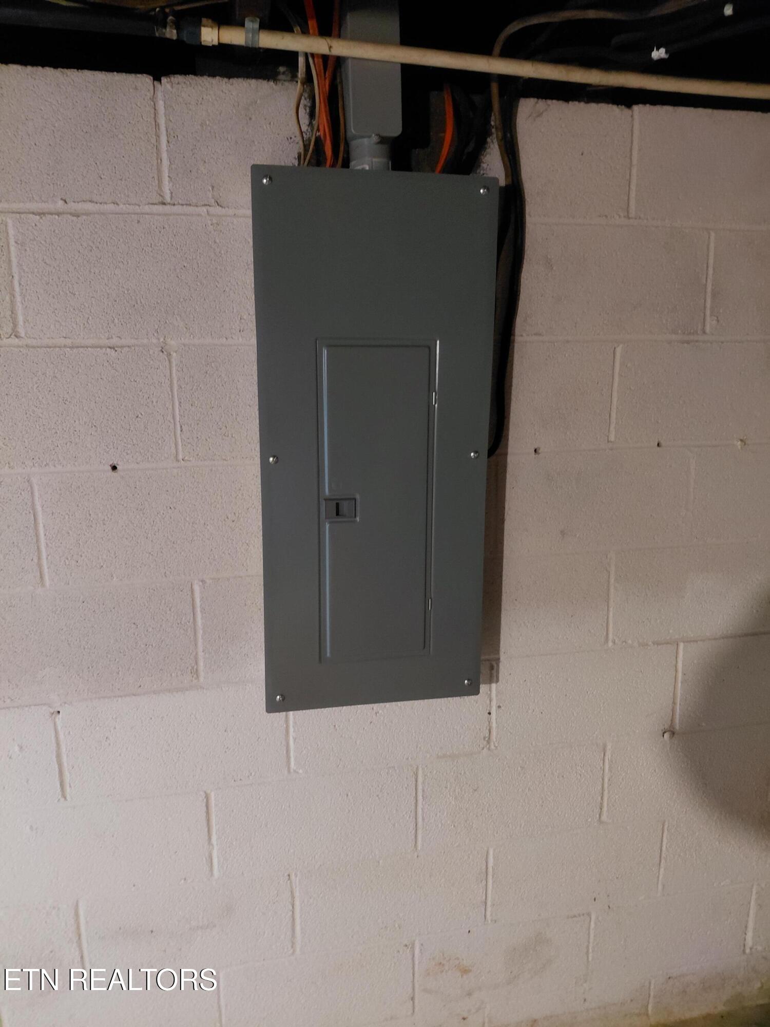 414 West Ash Street La Follette, TN 37766 - Photo 13 of 17 20260207_123048