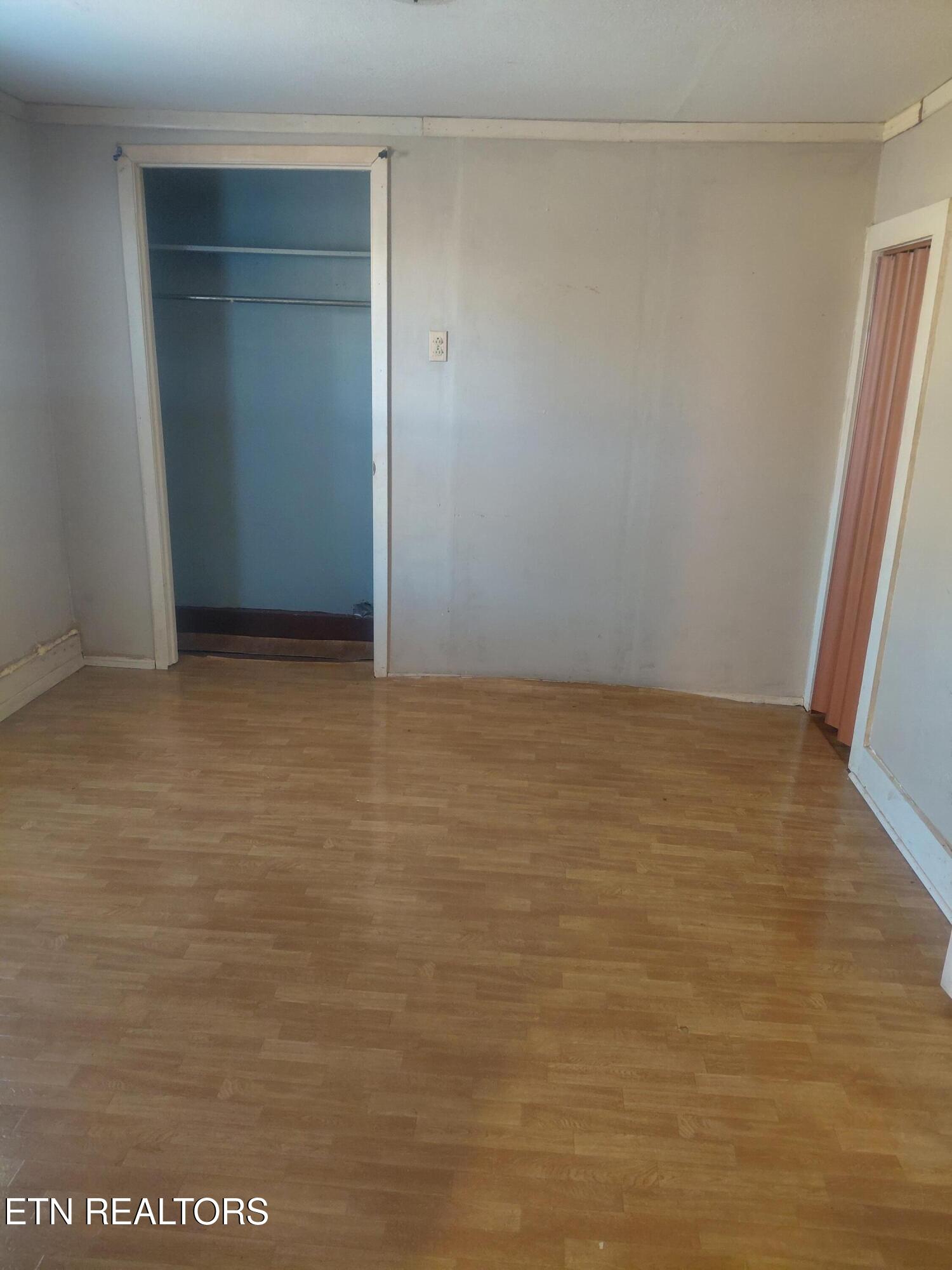 414 West Ash Street La Follette, TN 37766 - Photo 8 of 17 20260207_121921