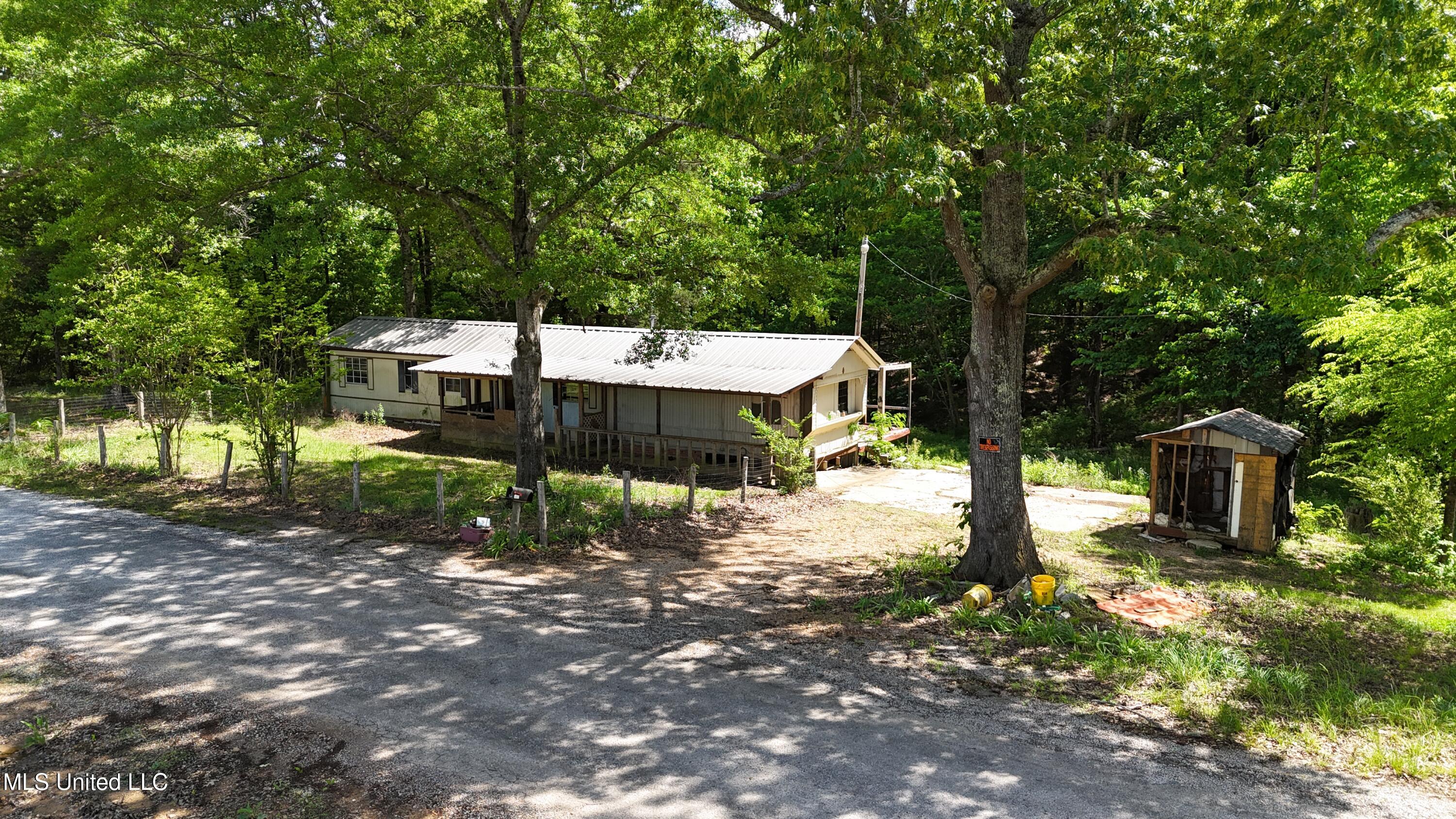152 Mallard Road Waterford, MS 38685 - Photo 3 of 18 DJI_20250503150822_0379_D
