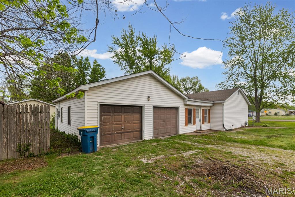 711 Missouri Avenue South Roxana, IL 62087 - Photo 2 of 29