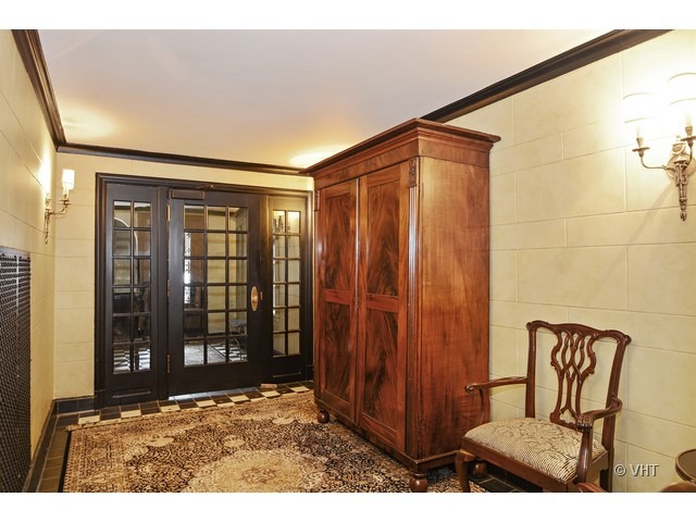 24 East Scott Street, Unit 3 Chicago, IL 60610 - Photo 3 of 10 a view of front door