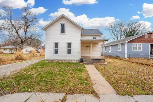 $89,900 | 1808 Loomis Street, Winfield, KS 67156