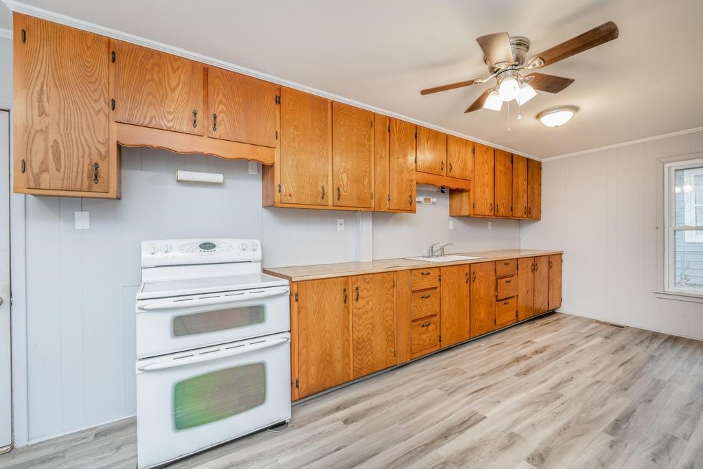 1808 Loomis Street Winfield, KS 67156 - Photo 15 of 36