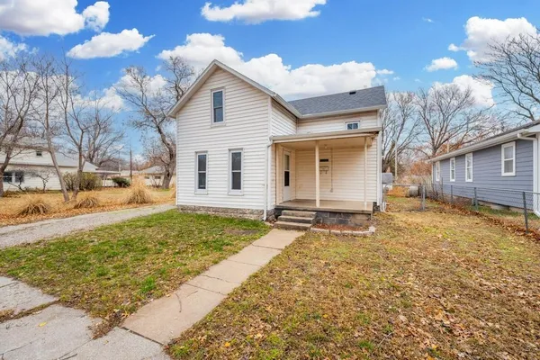 $89,900 | 1808 Loomis Street, Winfield, KS 67156