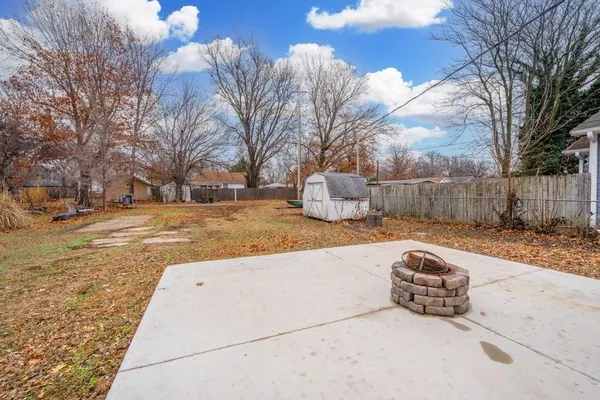 $89,900 | 1808 Loomis Street, Winfield, KS 67156