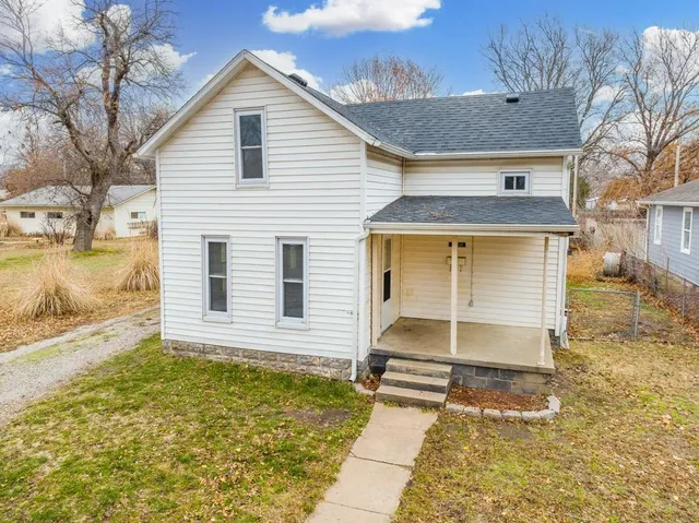 $89,900 | 1808 Loomis Street, Winfield, KS 67156