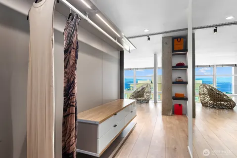 $959,950 | 2717 Western Avenue, Unit PH04, Seattle, WA 98121